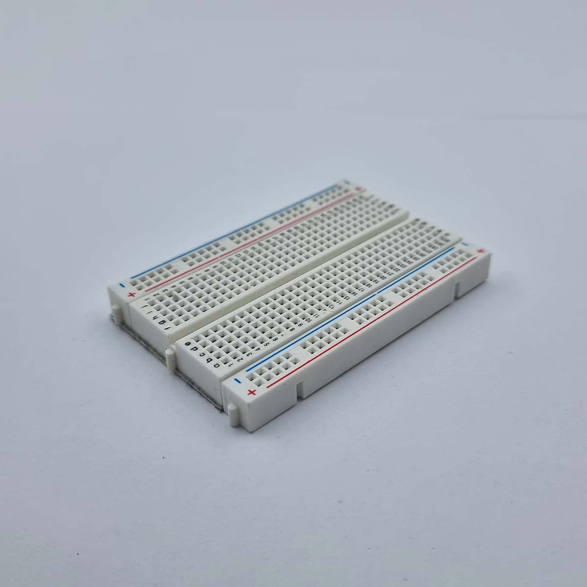 Future-Creator T1-Xplorer: Schräge obere Ansicht des Breadboards.